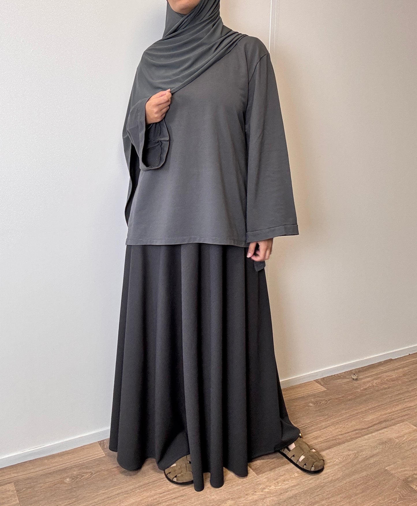 Anthracite flared skirt