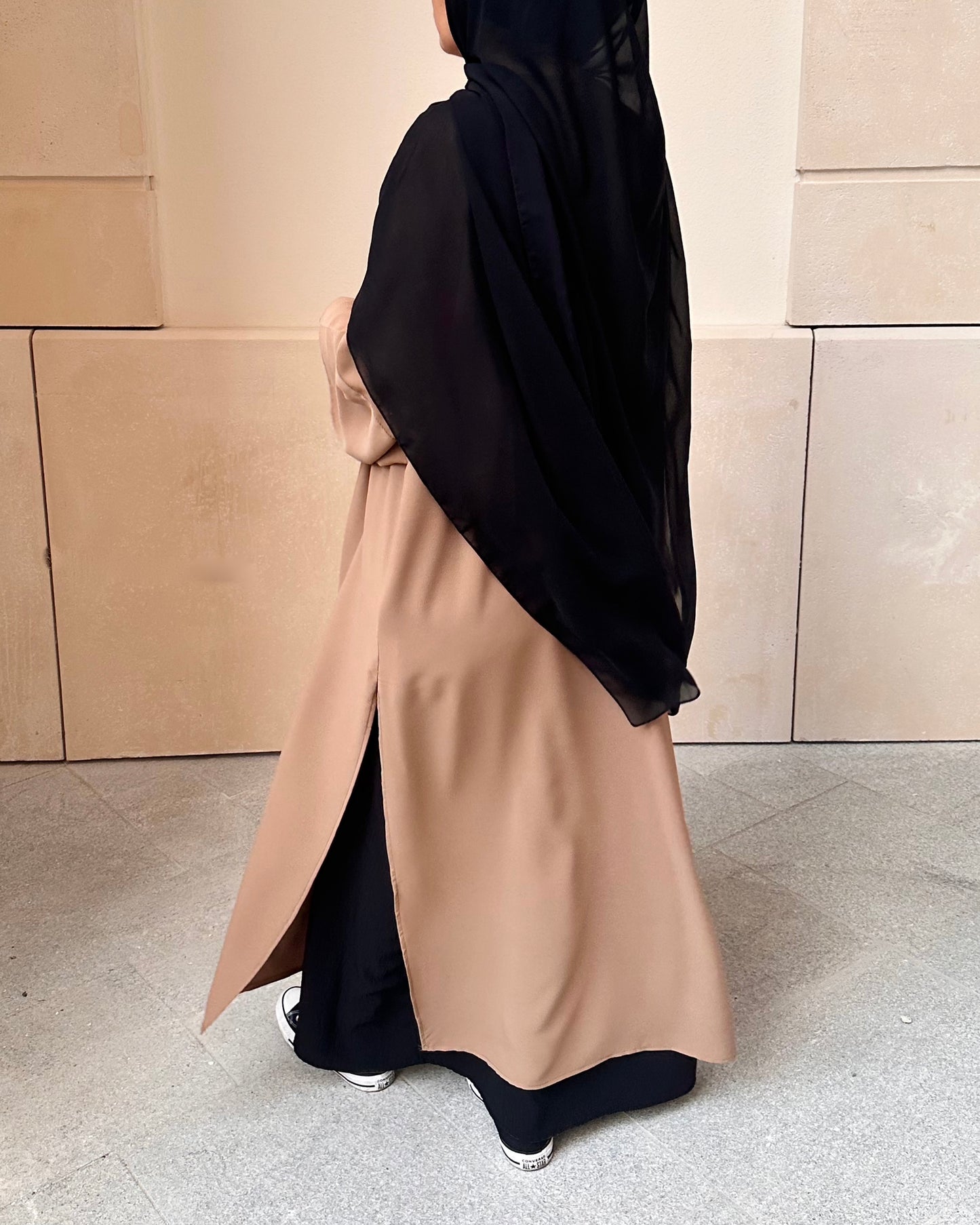 سترة فضفاضة عارية