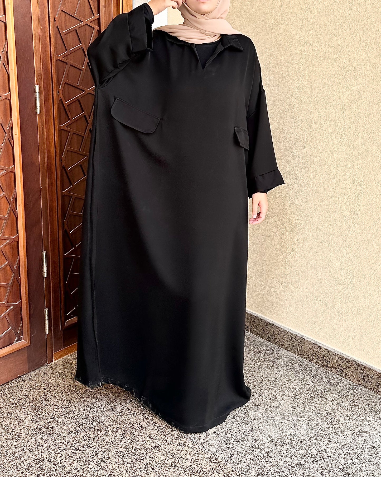 عباية نيدا الكورية السوداء