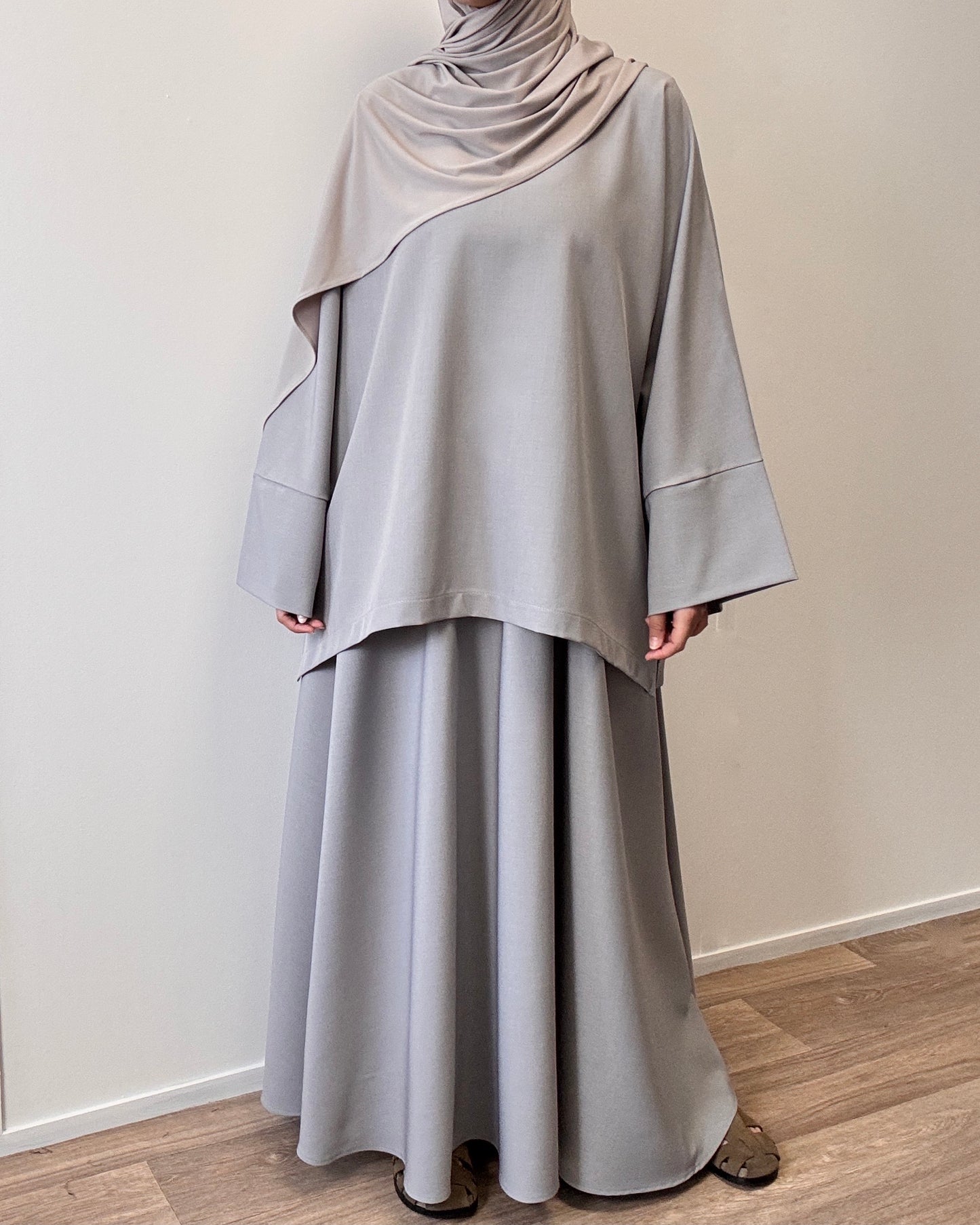 Grey set with flared skirt