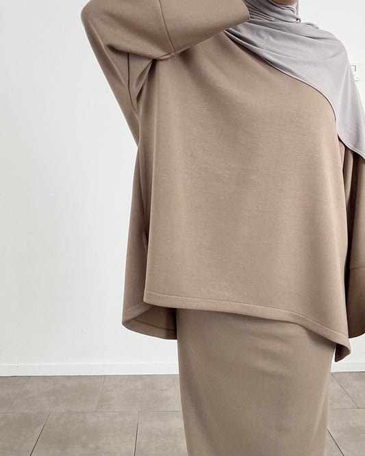 طقم جمل مع تنورة