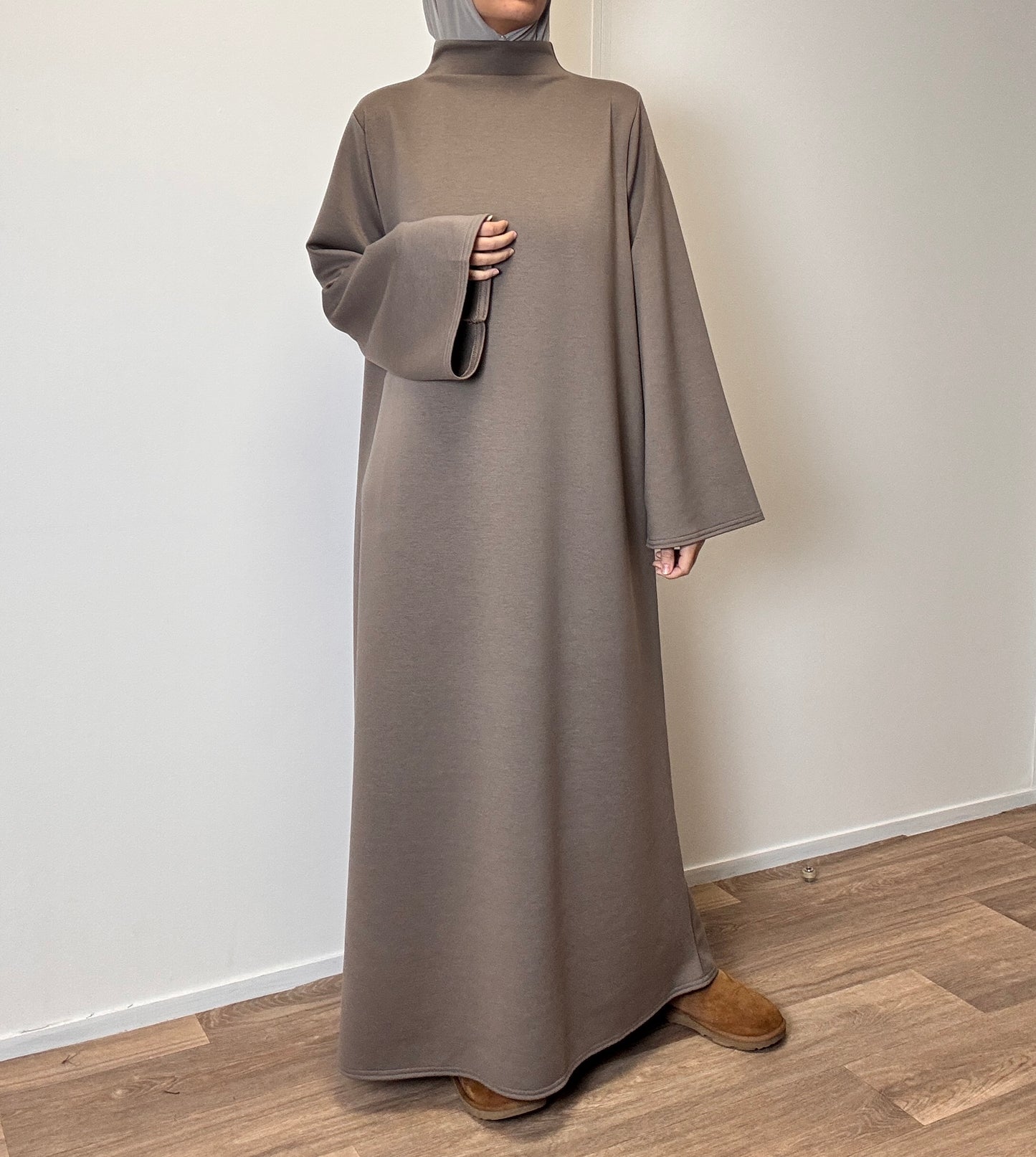 abaya hiver en jersey taupe