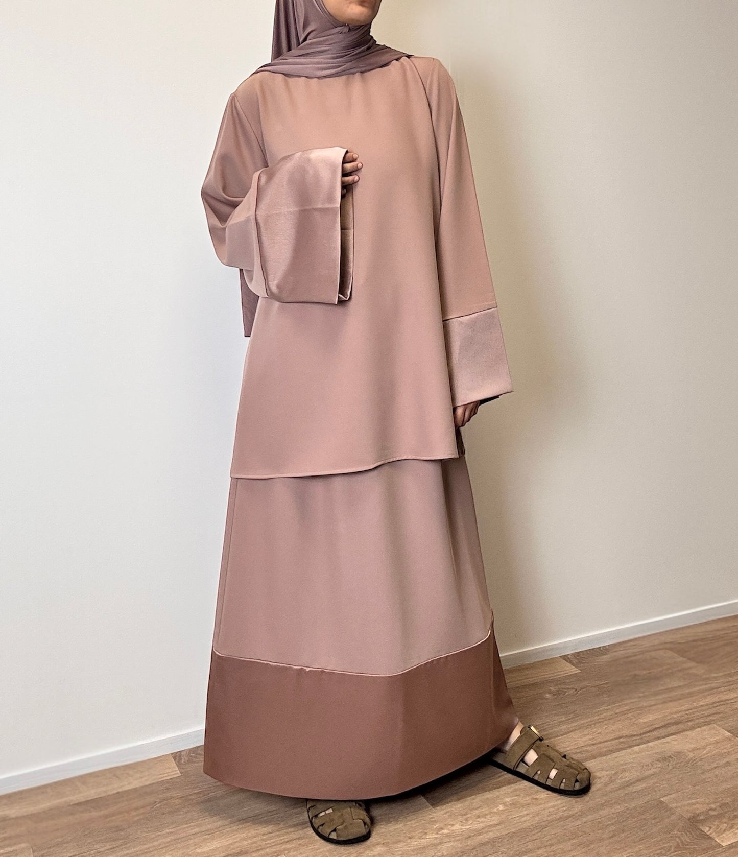 Taupe mixed materiel set