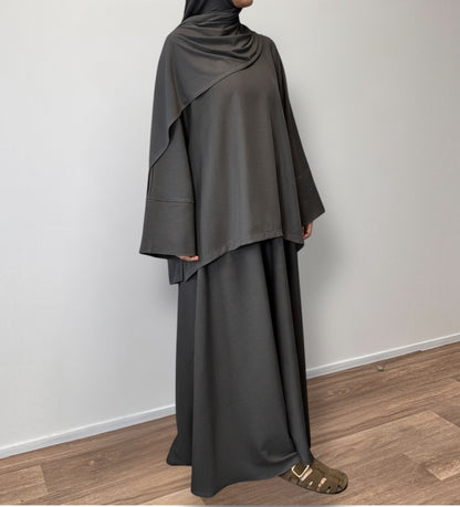 Ensemble anthracite avec jupe évasée
